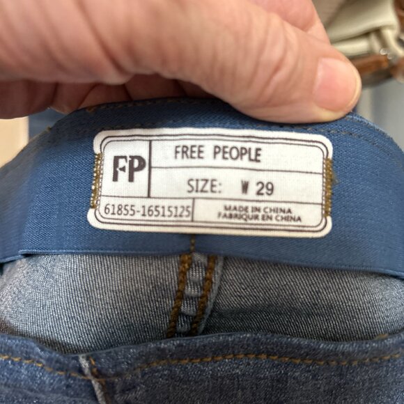Free People Bell Bottom Stretch Jeans Blue Size 29 Wide bottom 10" - Picture 4 of 5
